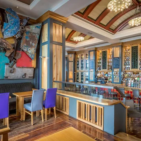 Talbot Hotel 4*