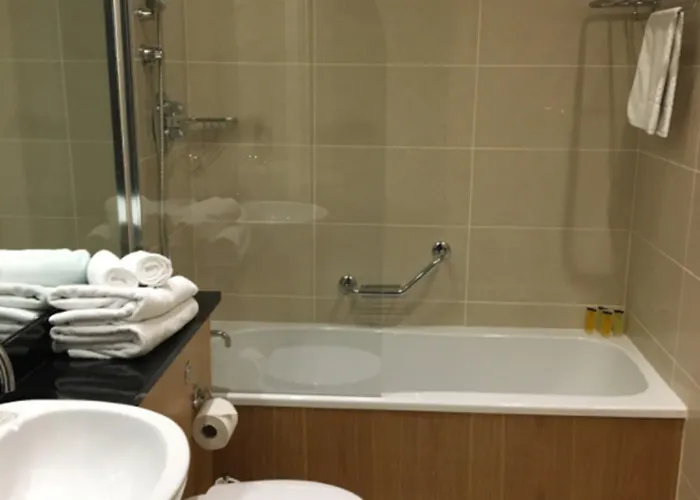 瓦克斯福德塔尔波特酒店 酒店